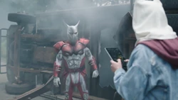 Smith ordena buscar a Christopher.