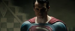 Superman llega para salvar a Lois