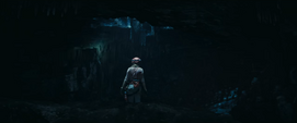 June Moon descubre una cueva