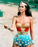 Lynda carter-wonder-woman-golden-lasso1