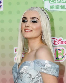 Meg Donnelly | DC Movies Wiki | Fandom