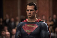 Batman-v-superman-dawn-of-justice-henry-cavill-image