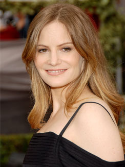 Jennifer Jason Leigh
