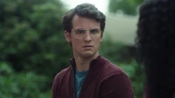 Chase is manipulated by  to kill Smith's father