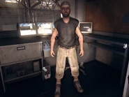 Антонио в комнате управления