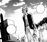 Hitara visitando la tumba de su hija.