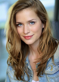 Elizabeth Lail Dead of Summer Wiki Fandom