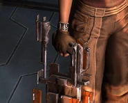 Chapter 8 Ellie5.jpg (93 КБ) Браслет Юнитологии на правой руке Элли