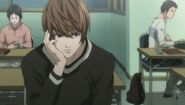 Light-Yagami-light-yagami-16520966-704-400