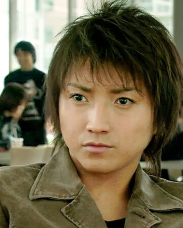 Death Note Film Series Cast And Crew Death Note Wiki Fandom Death note (デスノート, desu noto) is a 2006 japanese supernatural thriller film based on the manga series of the same title by tsugumi ohba and takeshi obata. death note film series cast and crew