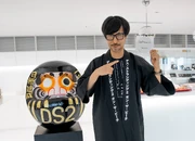 Kojima shows the gold master disc of DS2.