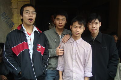 Team Chùy Lông.