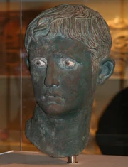 Bronzen buste van Octavianus (gevonden in , ; nu in het ).