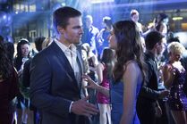 Oliver-Thea-Still-arrow-cw-32182867-600-399