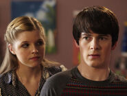 Amber-fabian-house-of-anubis-season-2-28605918-510-385