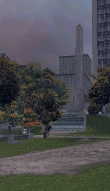 Ein Obelisk, nahe den Toiletten