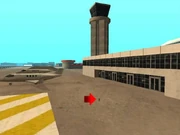 Tränengas vor dem Tower vom Flughafen