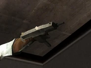 Die Uzi im Crack-Palast