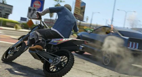 Eine Sanchez überholt einen Dominator