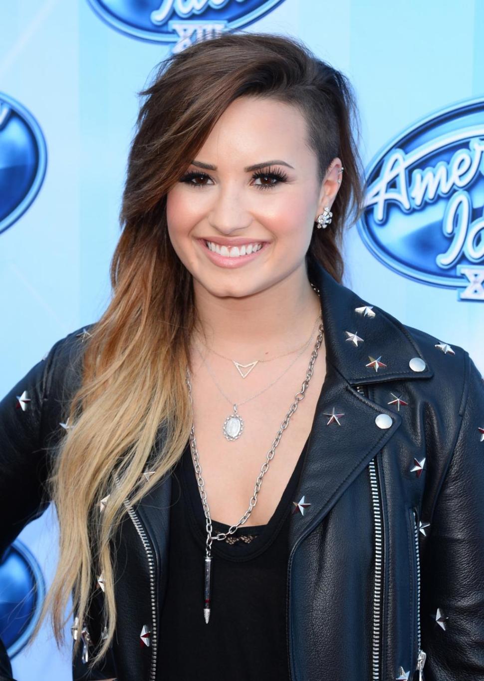 Two Pieces, Demi Lovato Wiki