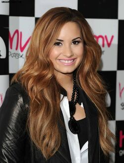 Two Pieces, Demi Lovato Wiki