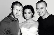 Nick-jonas-demi-lovato-phil-mcintyre