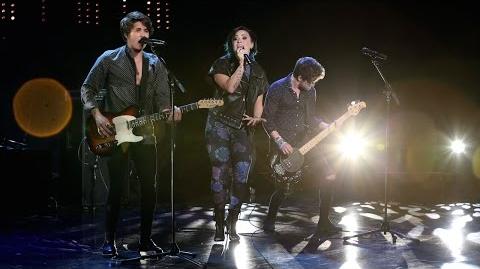 Demi_Lovato_and_The_Vamps_Perform_'Somebody_to_You'
