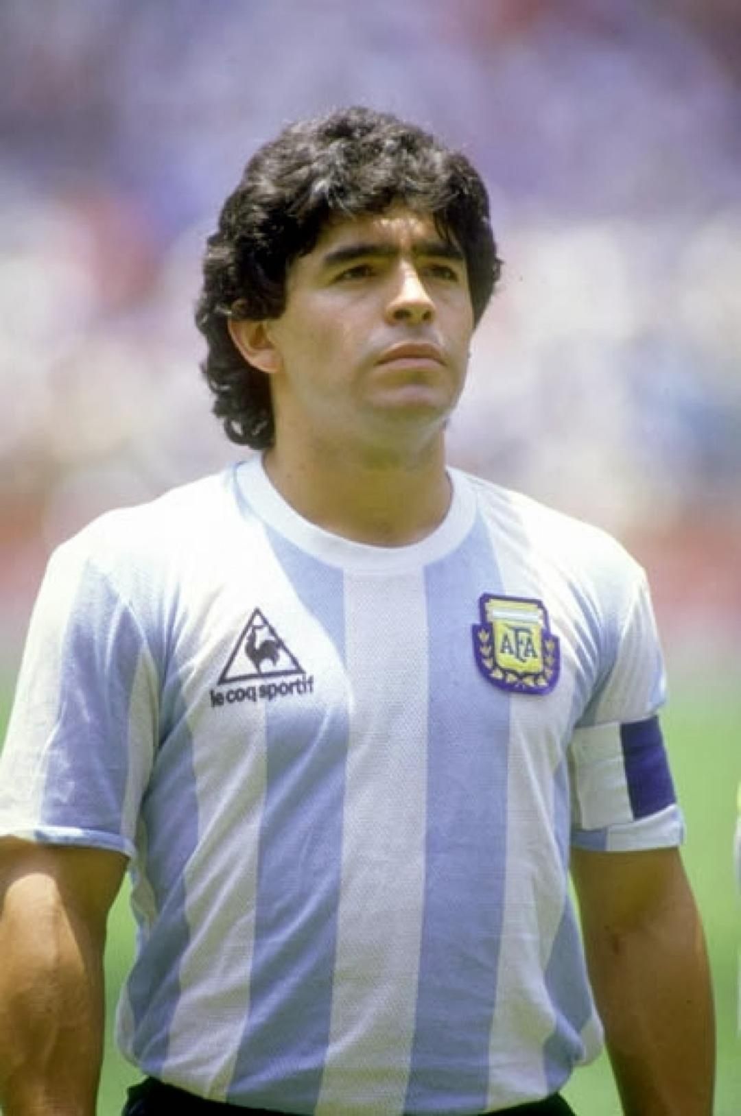  LOS 5 MEJORES FUTBOLISTAS DE LA HISTORIA: MARADONA