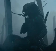 El Feral Predator tratando sus diferentes heridas con ayuda del Medicomp