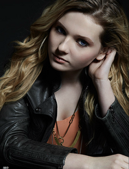 Photoshoot-abigail-breslin-29173638-465-611