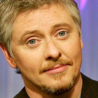 Dave Foley Wiksteria Lane Fandom Kjent fra tre mænd og en baby, blast from the past, og postal. dave foley wiksteria lane fandom