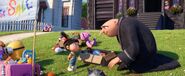 Despicable-me-3-Agnes selling thing and Gru