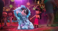 Antonio gets frozen by Gru after he breaks up with Margo and his girlfriend is shocked