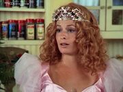 Piper as Glinda