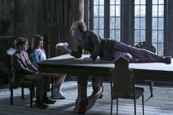Klaus, Violet e o conde Olaf em Desventuras em Série (série de TV)