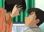Sato e Takagi discutono