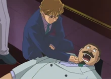 Shukuzen Ogami cae muerto, tal y como había predicho la grabación.