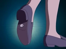 El micro de Conan pegado al zapato de Rena