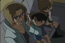 Jodie, Conan y Haibara en el coche del profesor Agasa