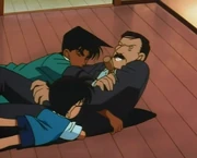 Heiji y Conan salvan a Toshiaki del ataque