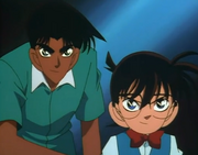 Cona y Heiji dan con la solución