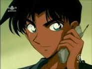 Heiji telefoniert