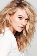 Yvonne Strahovski4.jpg (75 KB)