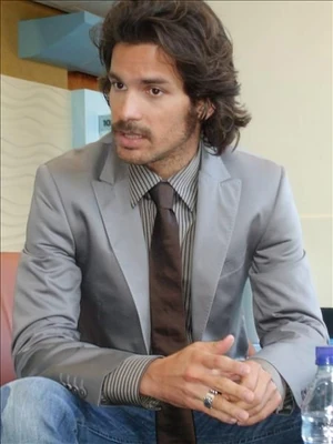 Santiago cabrera and wife