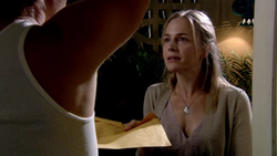 1x07 - Circle of Friends 9