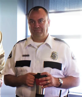 Arthur and Security Guard 3 S4E5