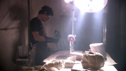 1x08 - Shrink Wrap 14