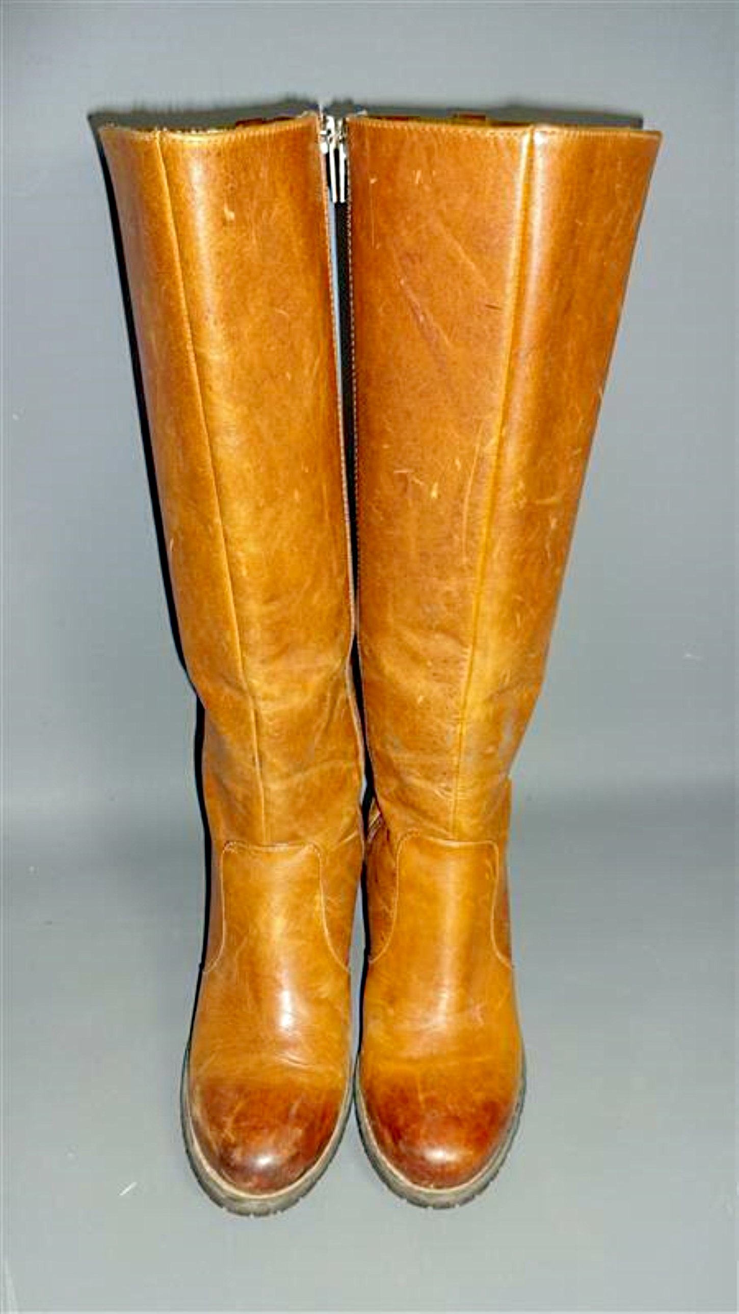 Peggy Blumquist's Knee-High Winter Clarks Boots | Fandom