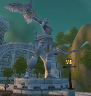 "Waldläuferhauptmann Alleria Windläufer. Berühmte Trolljägerin aus Quel'Thalas, Hauptspäherin und Geheimagentin für die Expedition der Allianz die in Draenor, der Heimat der Orcs, einmarschiert ist. Vermutlich gefallen. Du bist geflogen wie ein Pfeil im Wind, Schwester, du warst die Beste unseres Ordens. Du wart die Teuerste unserer Sippe.- ,  von Quel'Thalas.