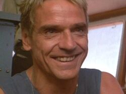 Simon shares a laugh with John McClane.